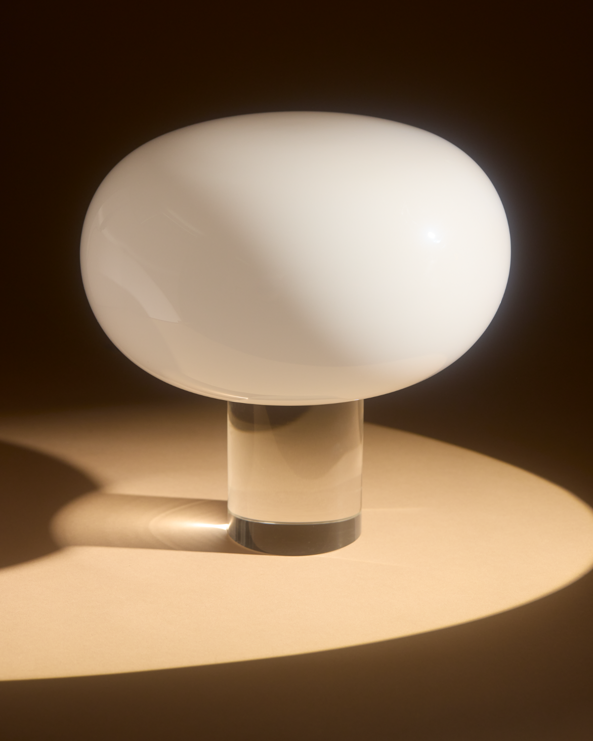 Callisto table lamp, complete sculptural form in the merchant photograph