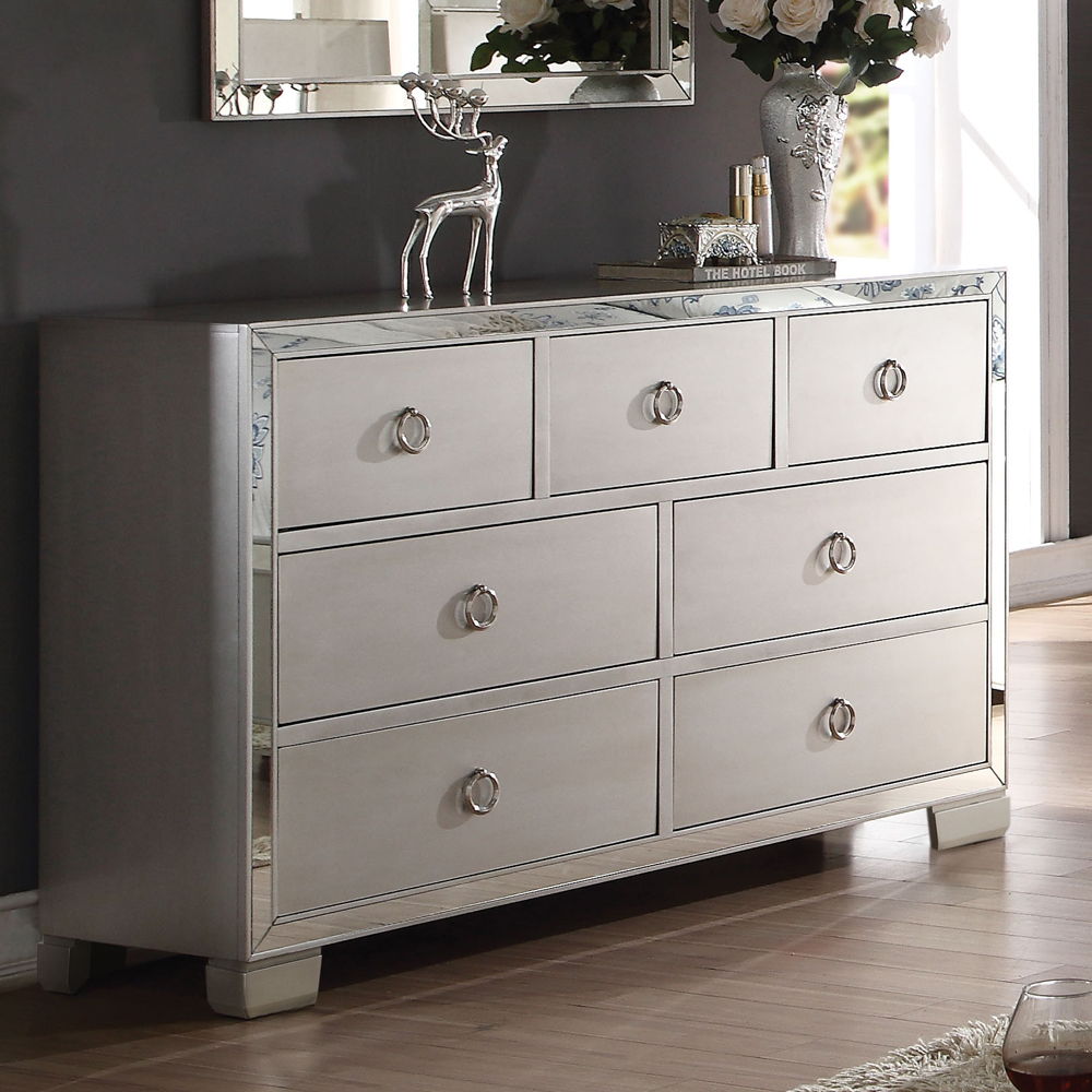 Voeville II - Dresser - Platinum